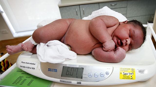 Aussie Mom Gives Birth to Baby Boy Who Weighed 13 Pounds!