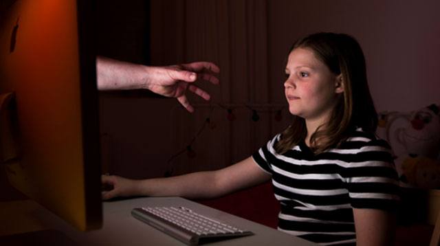 5 Effective Ways to Protect Your Child From Online Danger 
