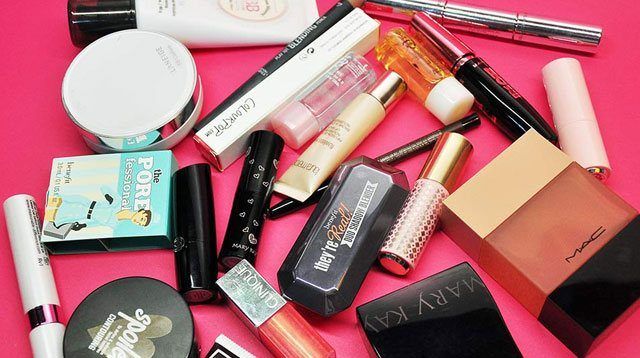 5 Telltale Signs That You're Buying a Fake Beauty Product
