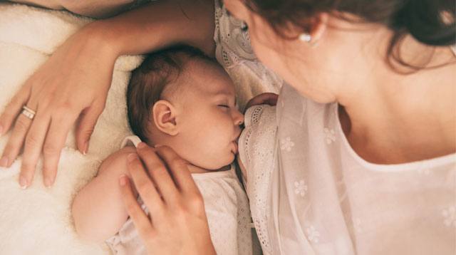 5 Kinds of Support We All Need to Give Breastfeeding Moms