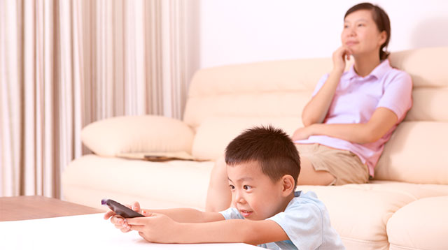 This Mom's Simple Trick Broke Their Toddler's TV Addiction