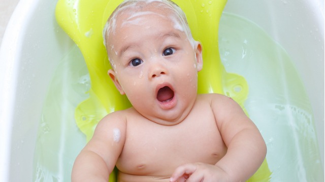 Should You Bathe Your Baby at Night? 6 Old Wives' Tales Decoded