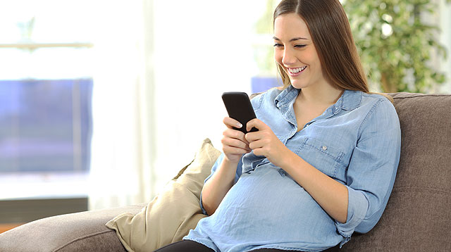 11 Highly-Rated Pregnancy Apps You Can Download Right Now