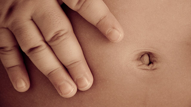 How to Clean Your Baby's Belly Button and Remove Accumulated Dirt