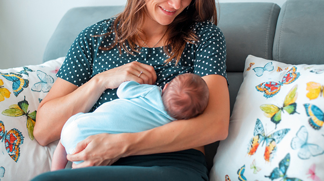 Newborn Breastfeeding: 12 Crucial Things You Need To Know