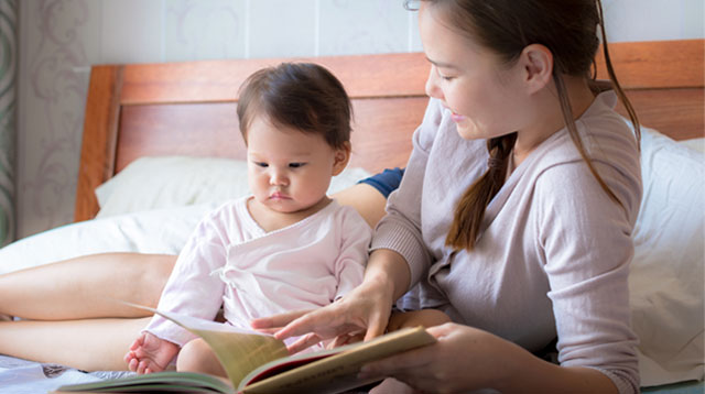 How To Choose The Right Baby Books For Your 6-Month-Old: ‘Look For Real Pictures’