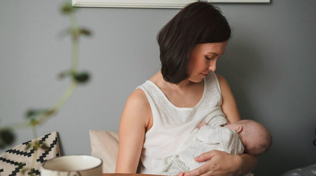 Breastfeeding and Alcohol: How Much You Can Drink and When to Nurse