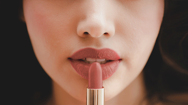 How to Choose the Most Flattering Lipstick Shade for Your Skin Tone