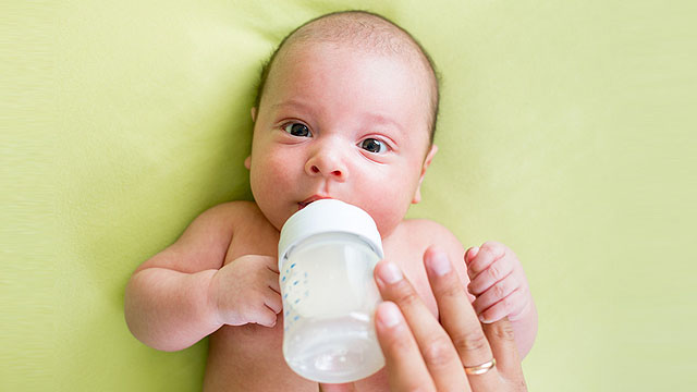 Bottle-fed Babies Could Grow Up Obese or Overweight: Report 