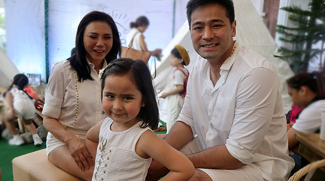 Vicki and Hayden Share the Roles They Play When It Comes to Raising Scarlet Snow