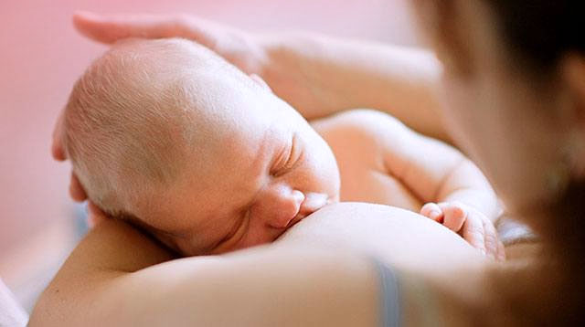 Experts Say Women Who Feel Pressured To Breastfeed Need Emotional Support