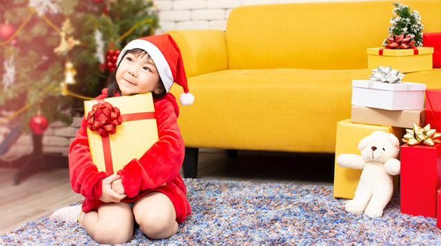 7 Ways To Make The Holidays Less Stressful For Your Child (And You)