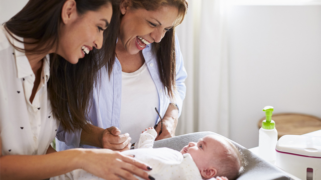 Remember These 8 Non-Negotiable Rules When Visiting A Newborn