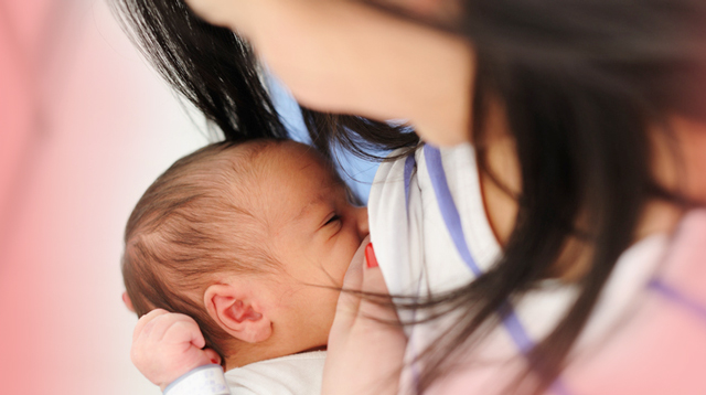 Breastfeeding Moms, Here Are 5 Benefits Of Hand-Expressing Your Milk
