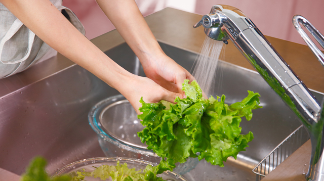 Should You Be Washing Vegetables And Fruits With Soap? Why Experts Think It's A Bad Idea