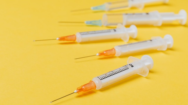 Experts: Vaccine Hesitancy Will Make It Harder To Fight COVID-19
