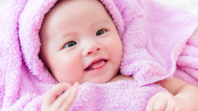 Baby Makes Eye Contact And Smiles Back! 7 Milestones To Watch Out From Your 2 Month Old