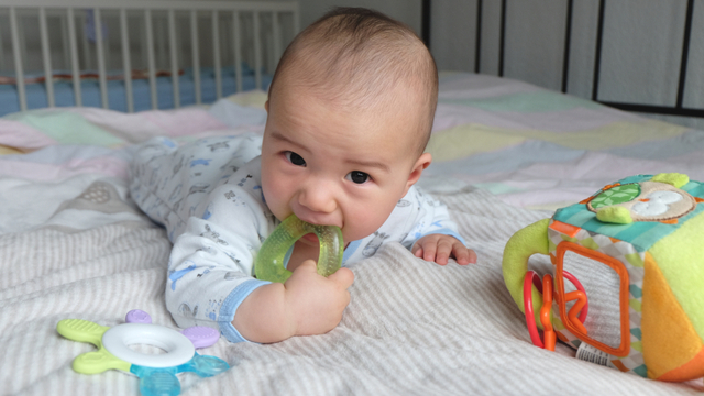 8 Toys To Help Your Baby's Development (0-12 Months)