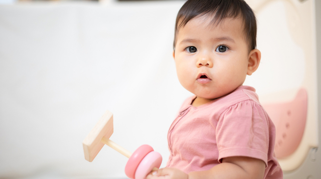 Mahiyain Si Baby Sa 'Di Niya Kilala? Parte Ito Ng 1-Year-Old Developmental Milestones Niya