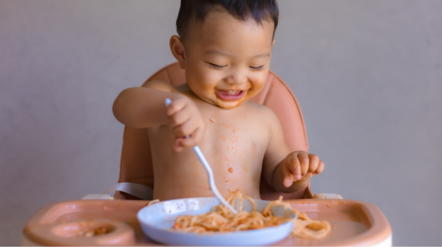 What Can My 14 Month Old Eat? A Comprehensive Guide