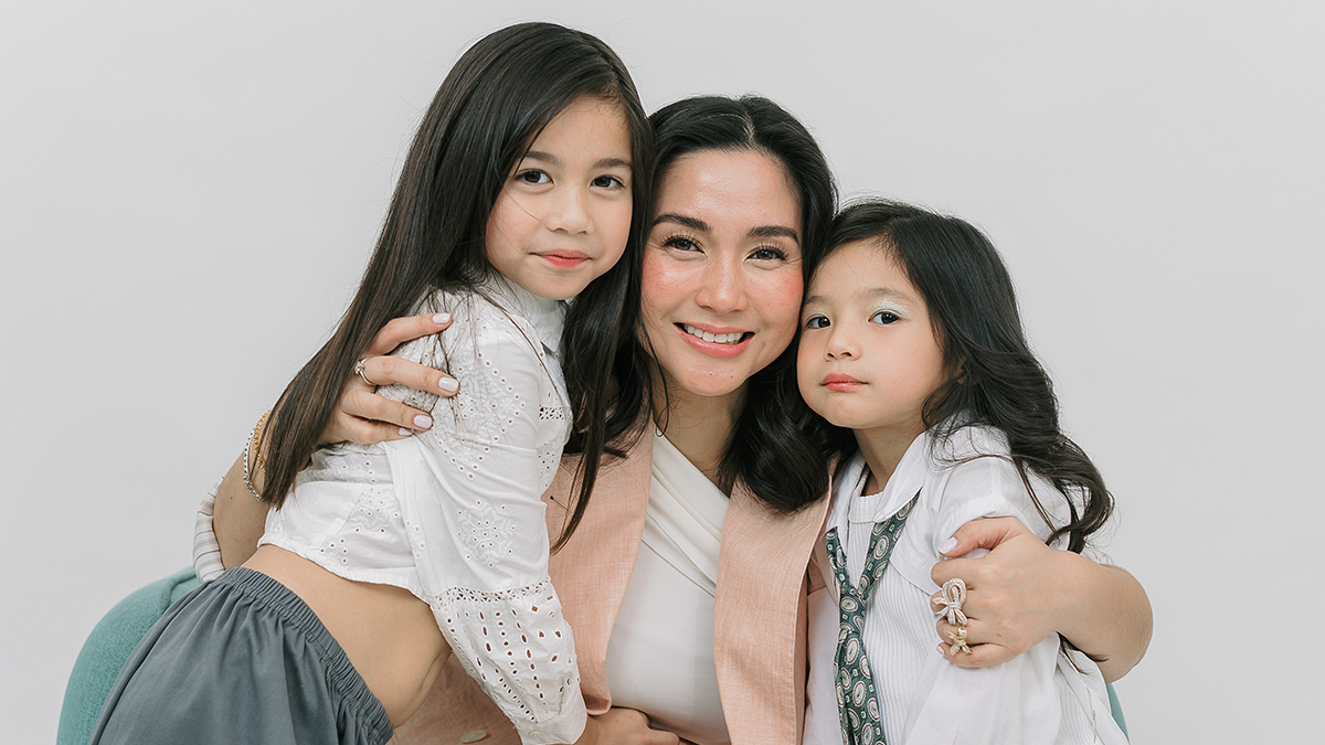 Motherhood Like It Really Is: Mariel Padilla Is A Fabulous, Unpretentious Mom