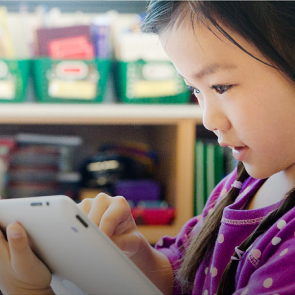 5 Tips on Raising a Low-Gadget Kid in the Digital Age