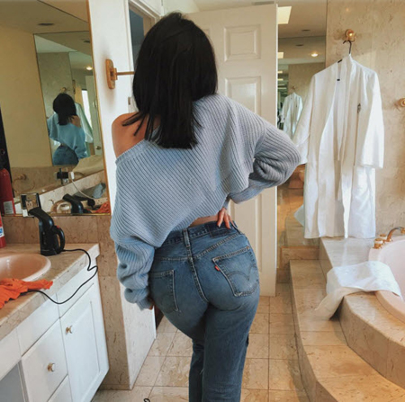 mom jeans butt