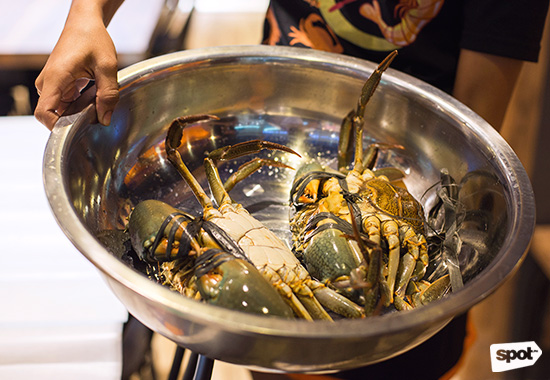 Davao's Blue Posts Boiling Crabs and Shrimps is Now Open in Manila