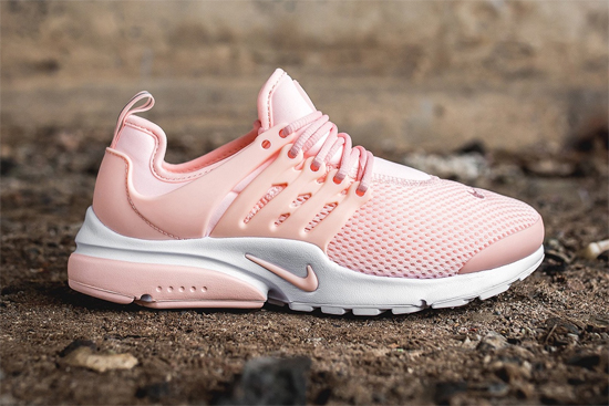 Light pink nike presto on sale