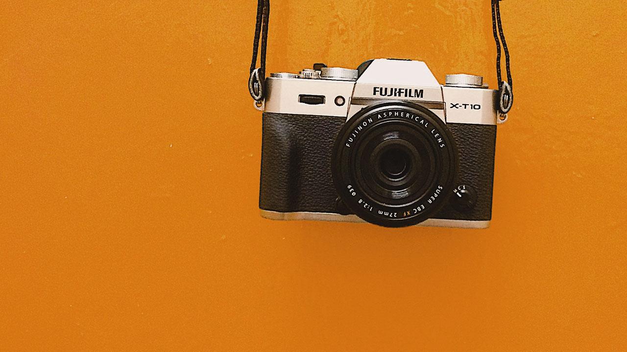 VIDEO 10 Mirrorless Cameras Worth Your Paycheck