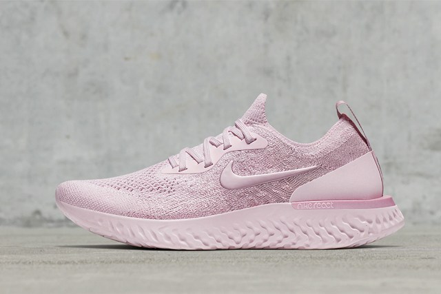 nike react baby pink