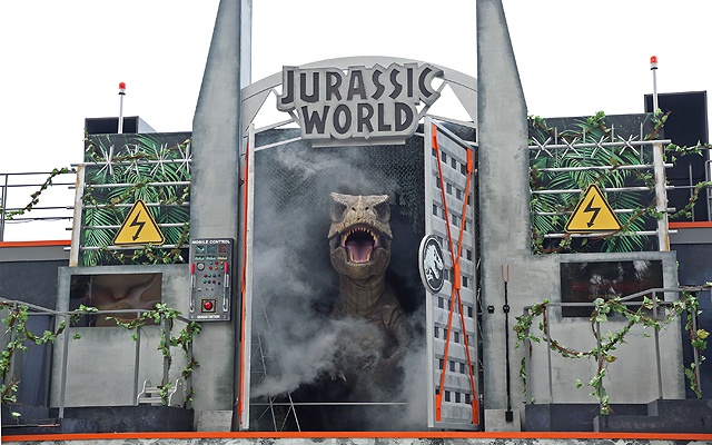 universal studio singapore jurassic park