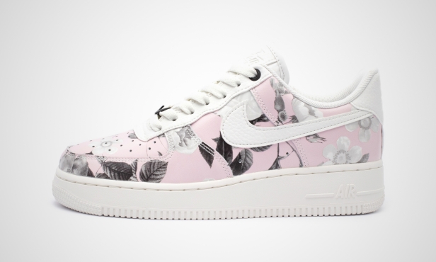 Nike Air Force 1 in Floral Rose
