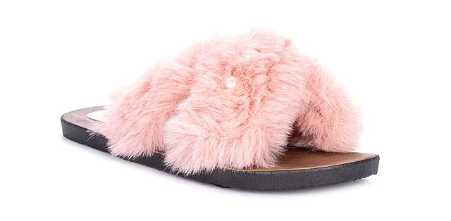 10 Cute Pairs to Rock the Furry Sandals Trend