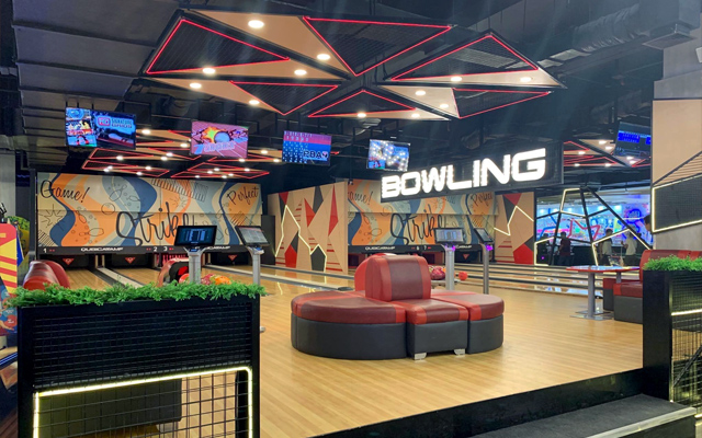 Just like Timezone's Ayala Malls Feliz branch, the Ayala Malls Manila Bay outpost also has its own short-lane bowling alley