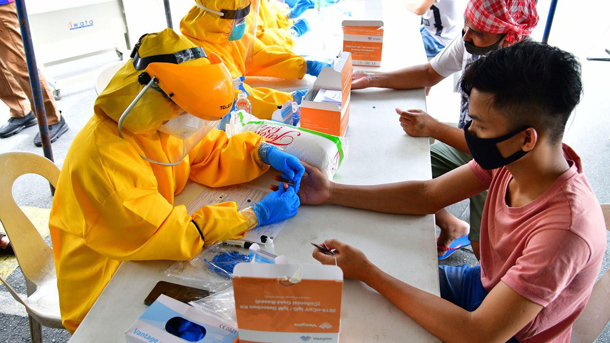 Mandaluyong Conducts COVID-19 Mass Testing for Vendors