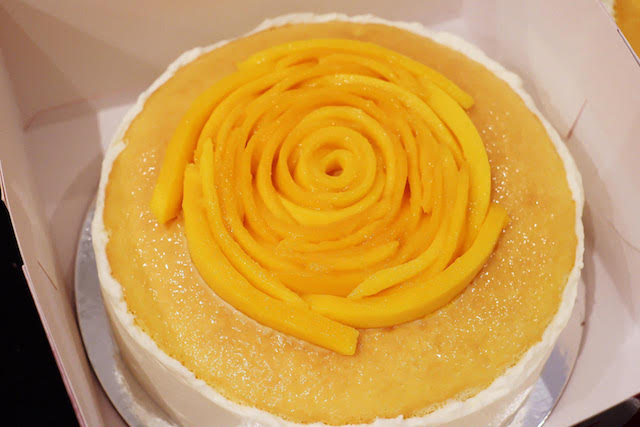 Mango desserts: Mango Shortcake by Sainte Anne Cakes Manila