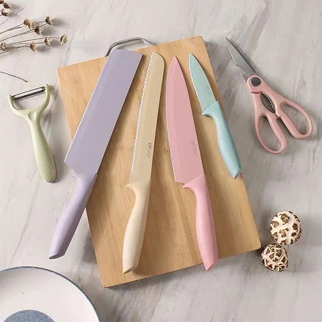 Where to Buy an Affordable Pastel Knife Set