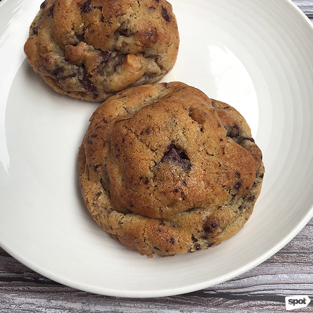 GourmetFinds’ Chocolate Chip Walnut Cookie