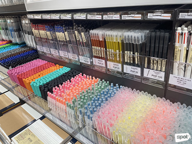 MUJI got lots of colorful pens, pencils, markers,highlighters and more perfect for taking notes or even doodling