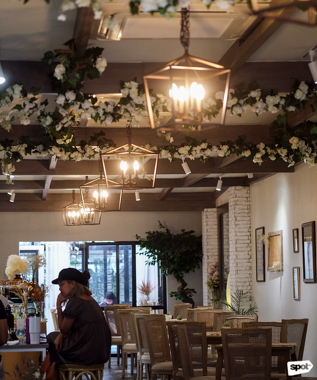 Fifty Nine Flower Cafe ceiling