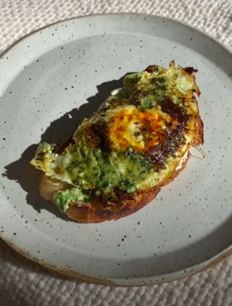 pesto eggs