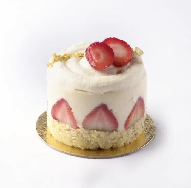 strawberry cakes: Strawberry Shortcake from Cafe Macaron