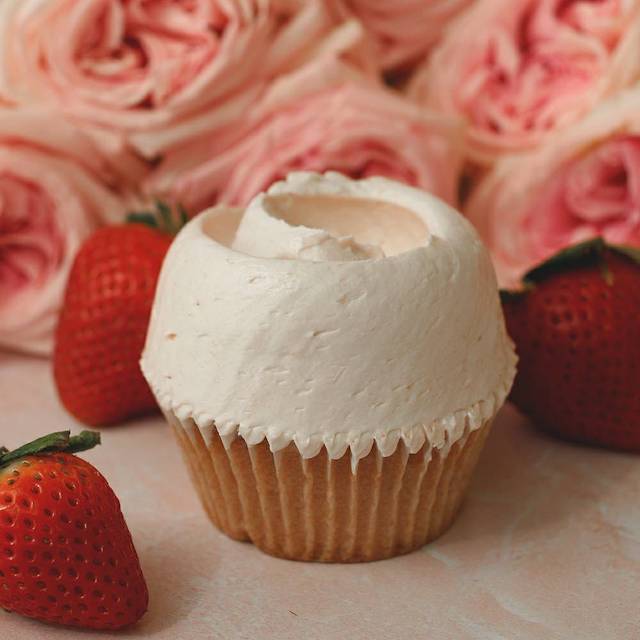 strawberry cakes: Strawberry Cupcake from M Bakery