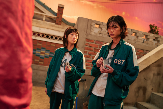 Lee Yoo-mi and Jung Ho-yeon in Squid Game
