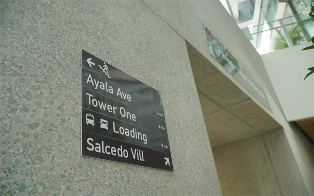 Signages at the Paseo de Roxas - Villar Underpass