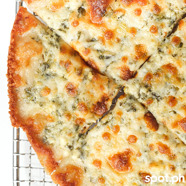 crosta pizzeria spinach artichoke detroit thin pizza