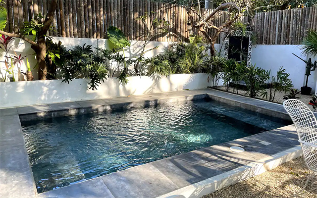 Hyssop House swimming pool
