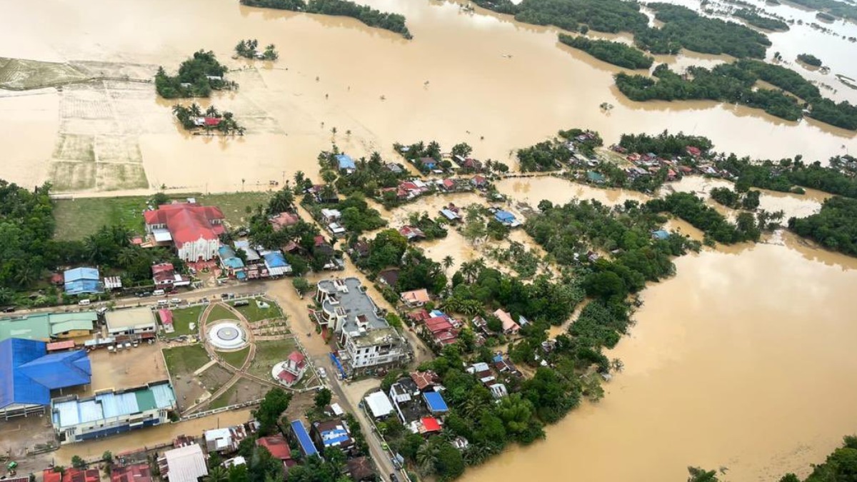 Agaton Aftermath: Mar Roxas Seeks Help for Capiz