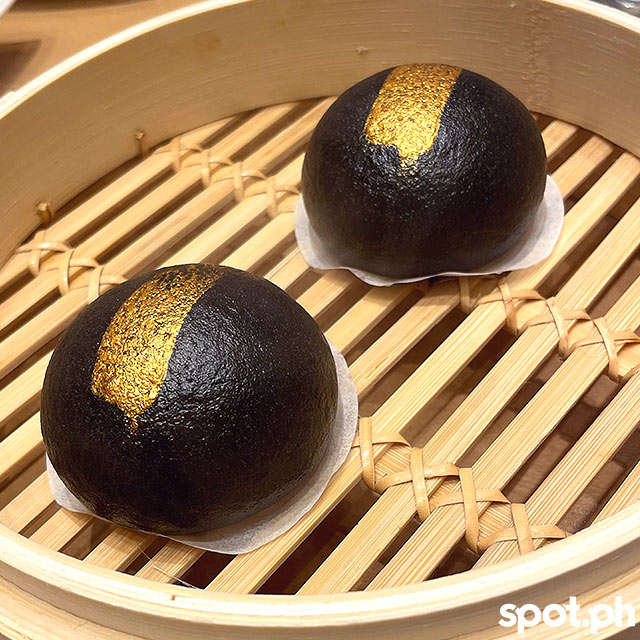 din tai fung, sm mall of asia, private dining room, charcoal salted egg yolk buns